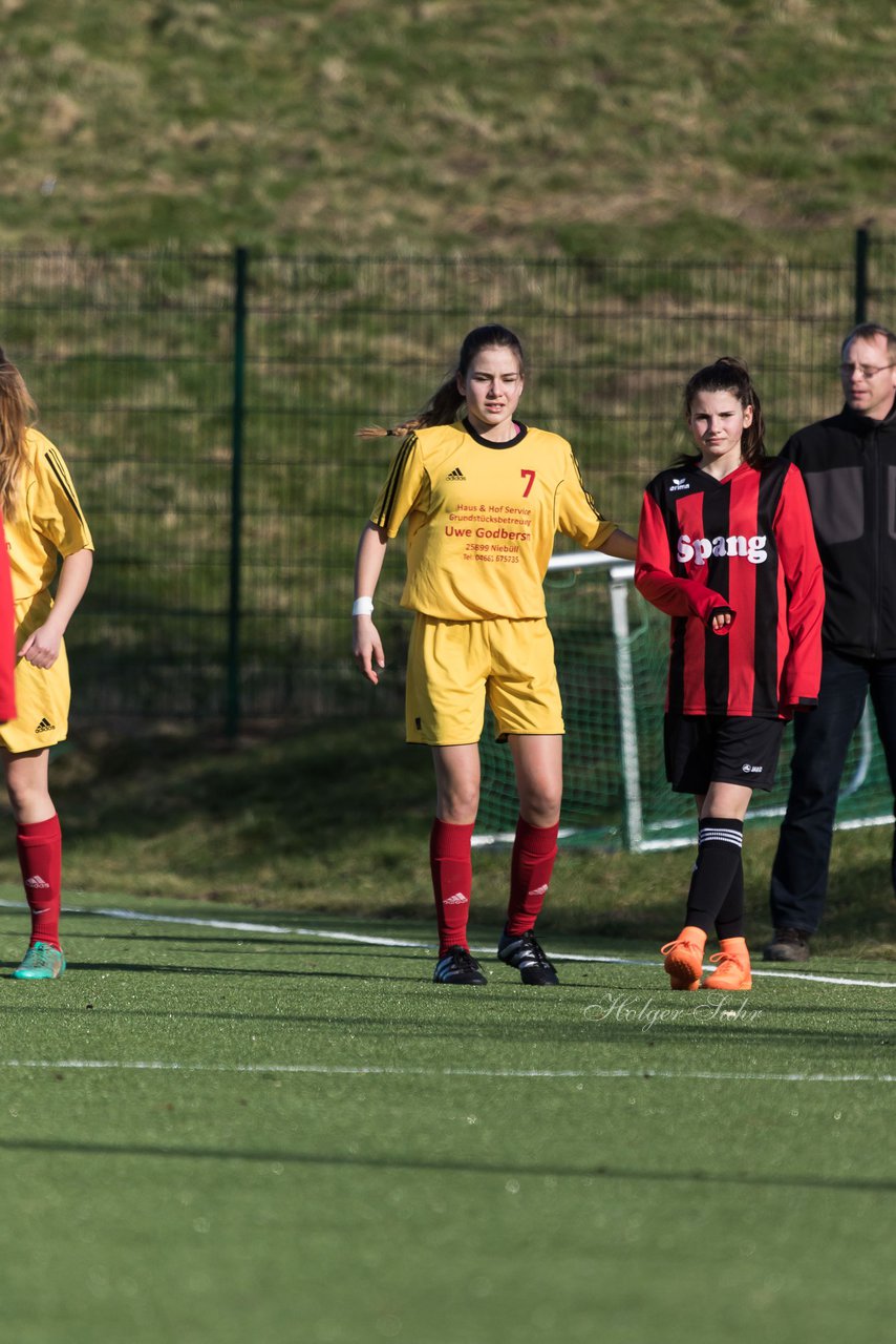 Bild 192 - B-Juniorinnen SG Weststeinburg/Bei - SV Fisia 03 : Ergebnis: 1:2